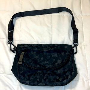 Lululemon All Night festival bag